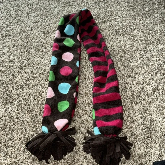 GAP Kids fleece scarf, Justice convertible sequin gloves and NWT magic gloves - Picture 2 of 5